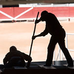 Arles - Sortie du taureau du camion aux ar&egrave;nes