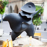 Agen - Statue d'un p&egrave;lerin de Saint-Jacques