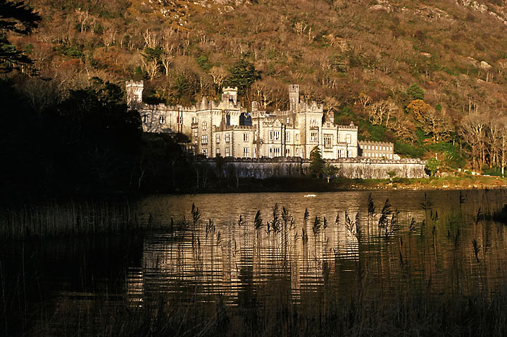 Abbaye de Kylemore au coucher du soleil - Irlande - Kylemore - novembre 1989 - Irlande