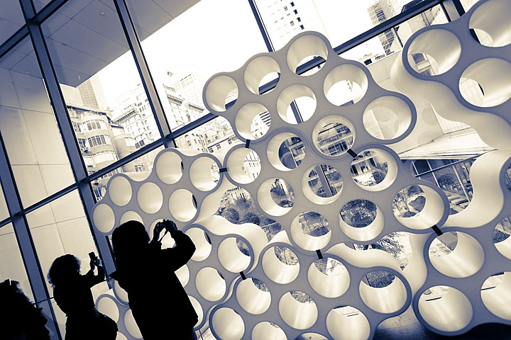 MoMa - &OElig;uvre de Ronan & Erwan Bourroulec (Biblioth&egrave;ques Nuages) - USA/New-York - New-York City - avril 2011 - New York City