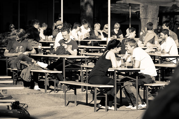 Pause bi&egrave;re au Prater Biergarten - Allemagne - Berlin - avril 2015 - EF 135 L f/2